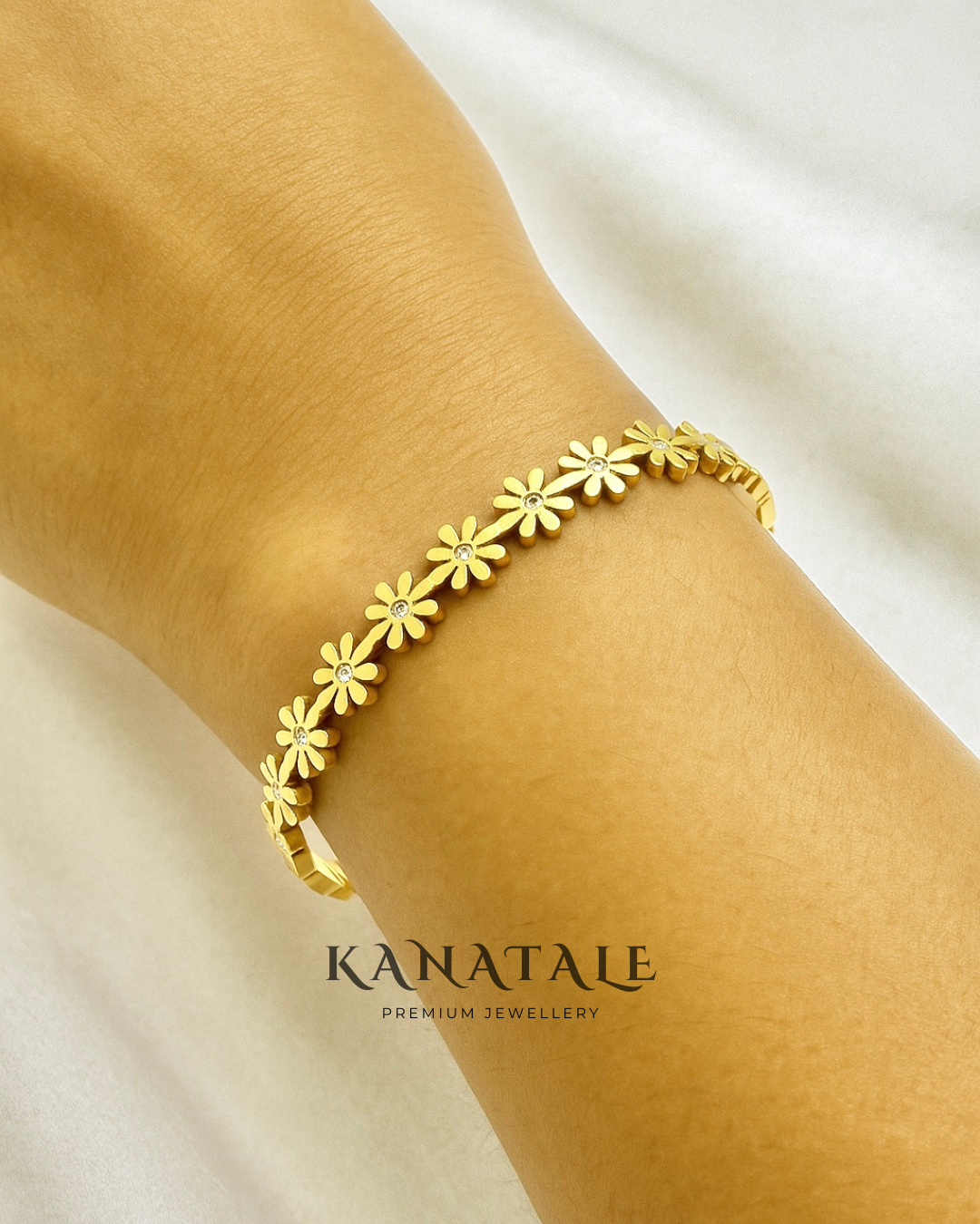 Flower Diamond Kada